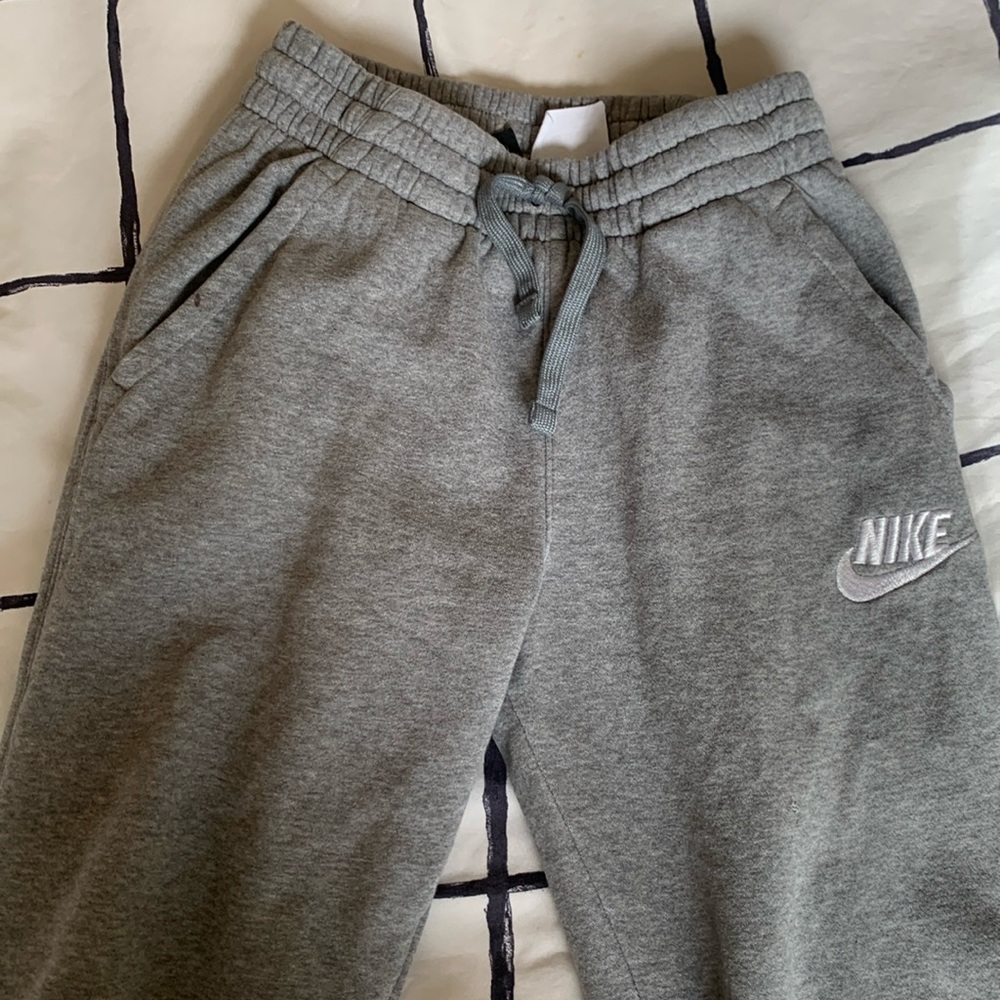 Gray Nike sweatpants boys size large with gray tie shipping $5.95